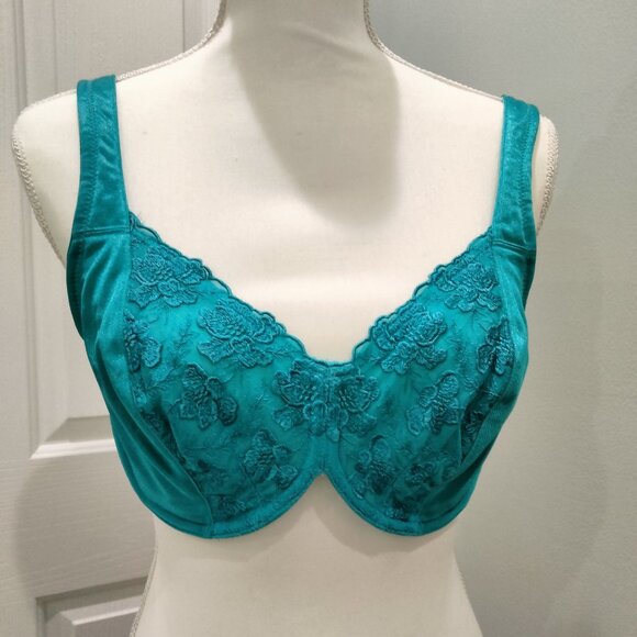 Brassieres, Lot of 4, Breezies and Vanity Fair, Size 38C - Picture 2 of 11